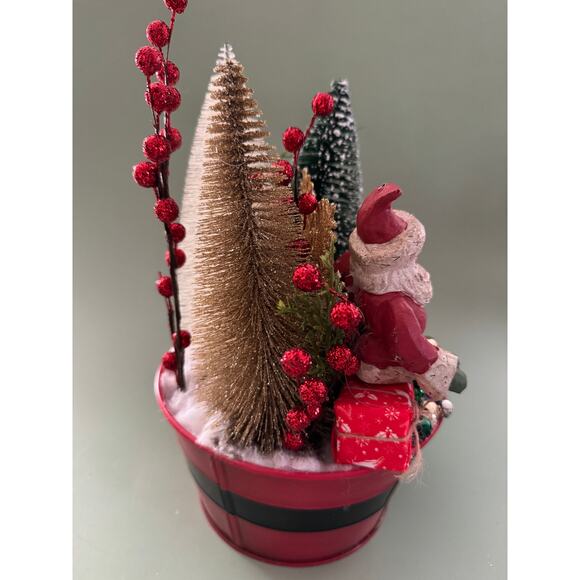 Price Reduced Festive Christmas Assemblage With a Jolly Santa - Picture 5 of 8